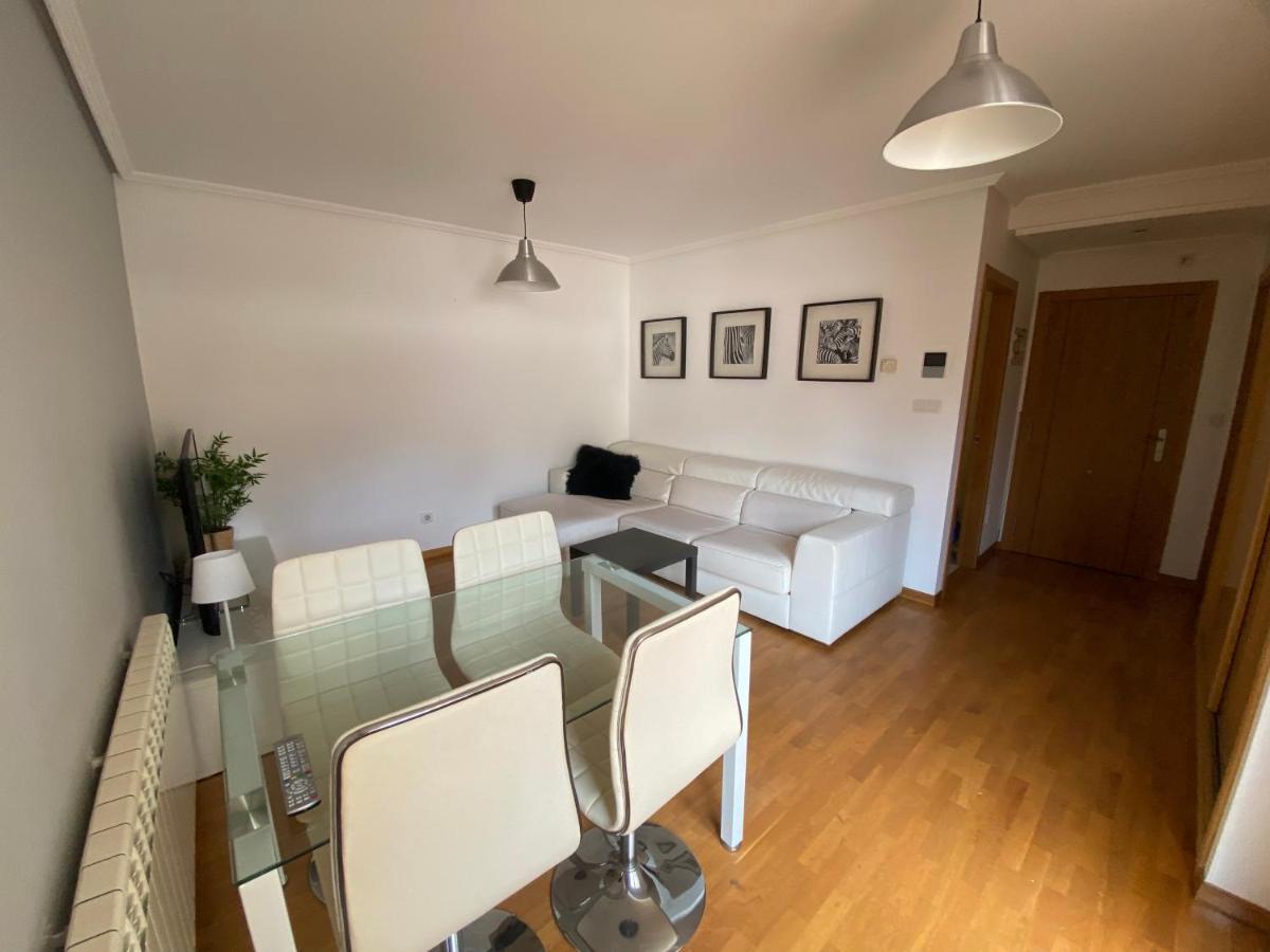 Apartamento A 5 Min Caminando De La Playa Sta. Cristina, โอเลรอส ภายนอก รูปภาพ