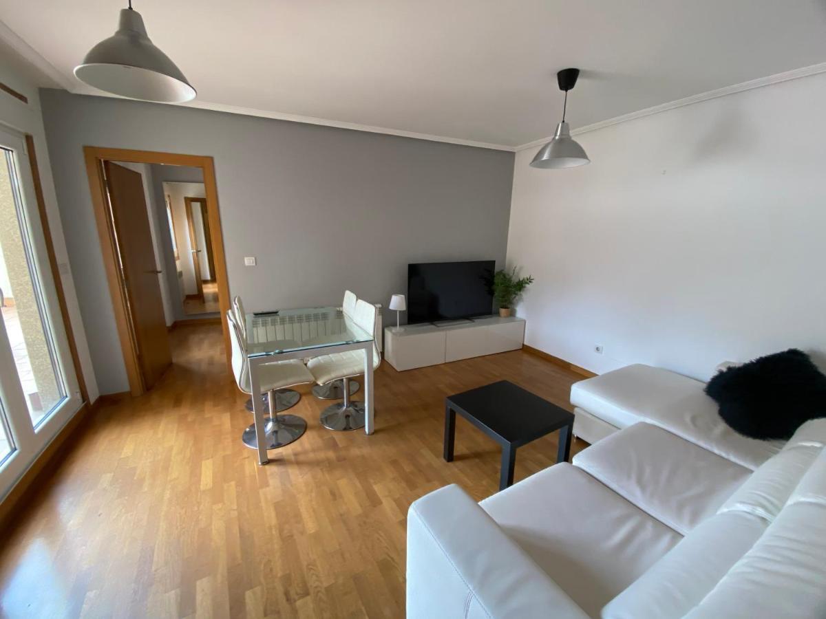 Apartamento A 5 Min Caminando De La Playa Sta. Cristina, โอเลรอส ภายนอก รูปภาพ